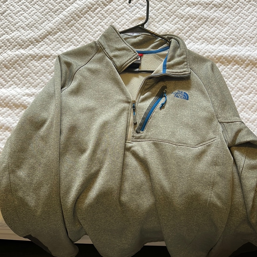 North Face pullover size med